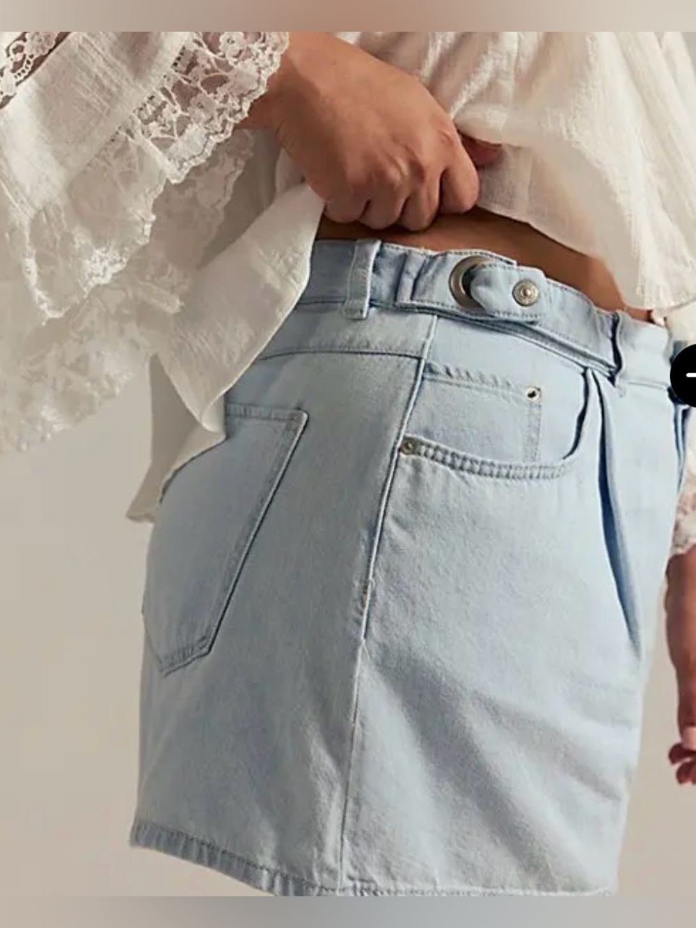 NWT We the Free Crvy Moon Denim
short Size 31 - Picture 9 of 10
